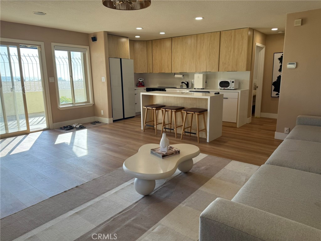 711 Pacific Coast 120