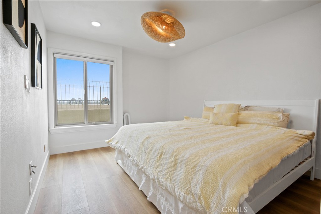 711 Pacific Coast 120