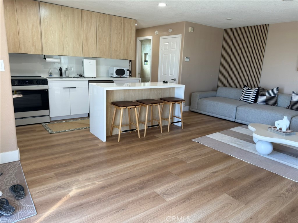 711 Pacific Coast 120