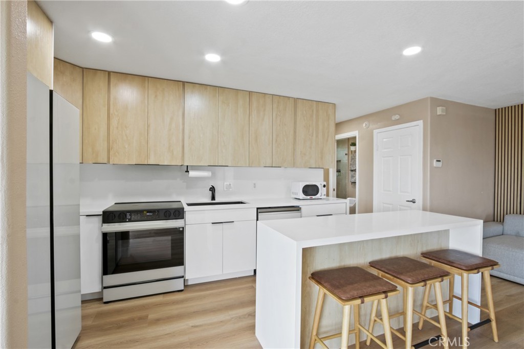 711 Pacific Coast 120