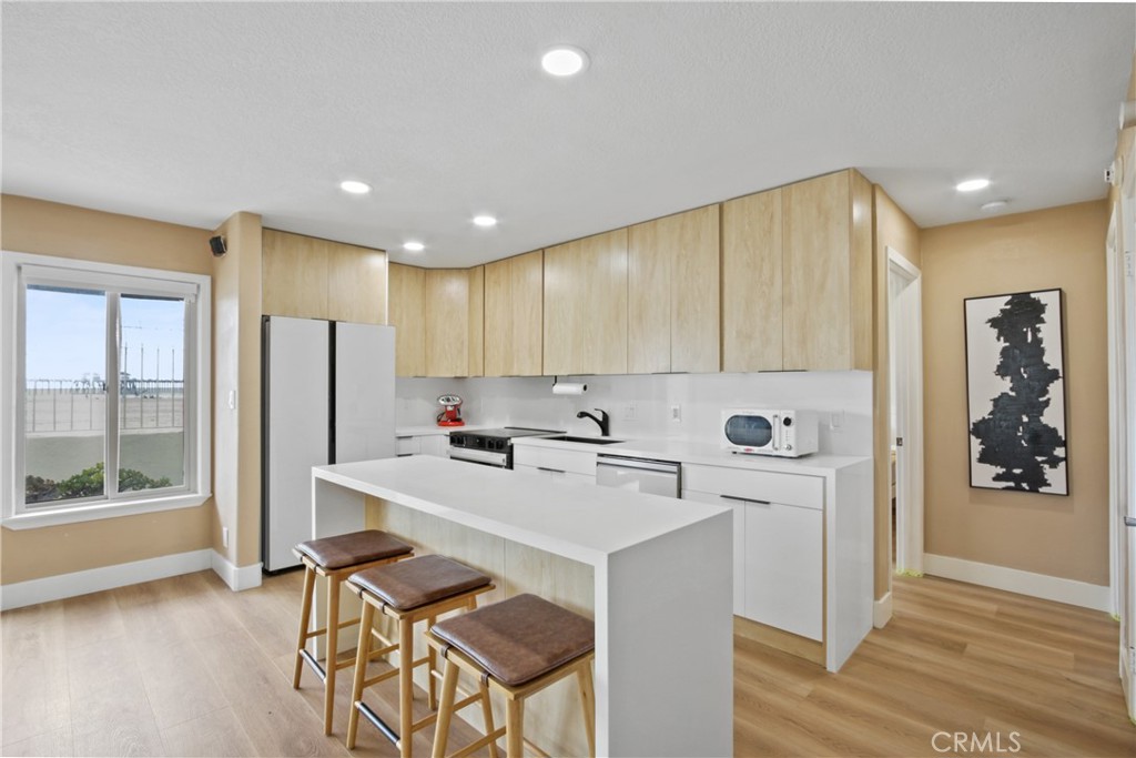 711 Pacific Coast 120