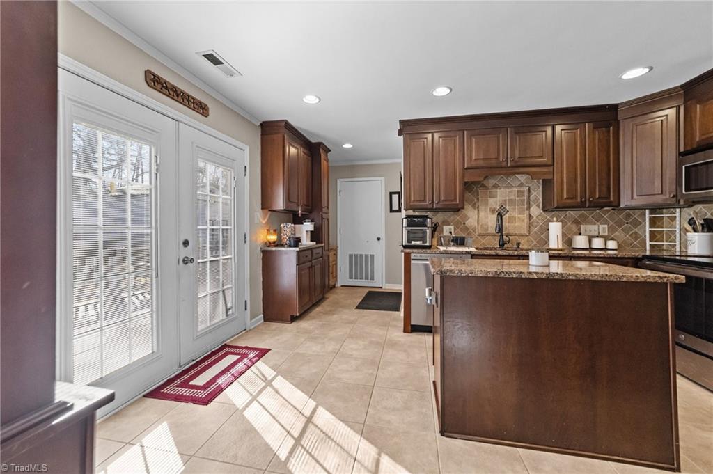 4611 Paradise Lane, Winston-Salem