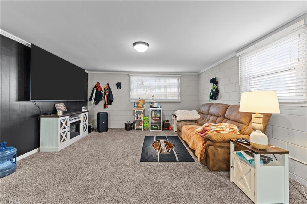 4611 Paradise Lane, Winston-Salem