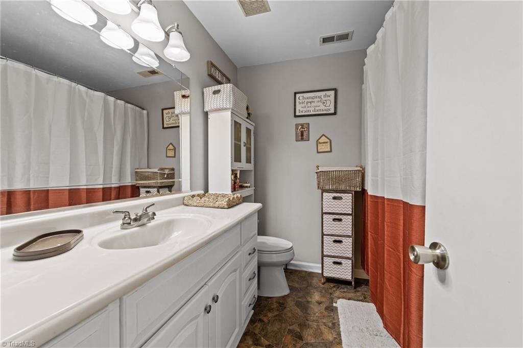 4611 Paradise Lane, Winston-Salem