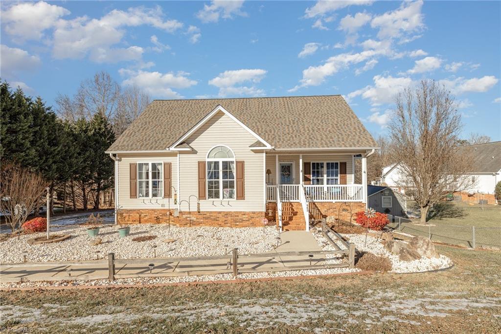 985 Winterside Lane, Winston-Salem