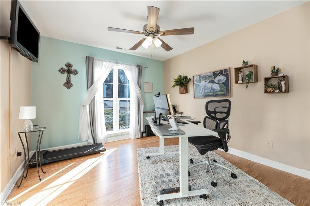 985 Winterside Lane, Winston-Salem