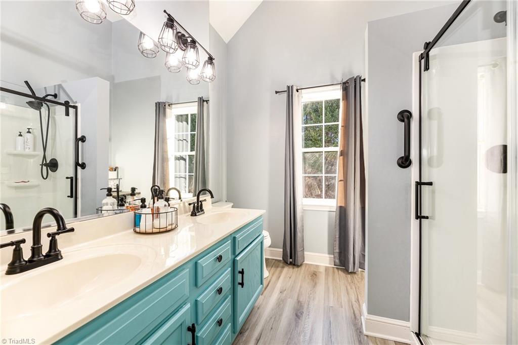 985 Winterside Lane, Winston-Salem