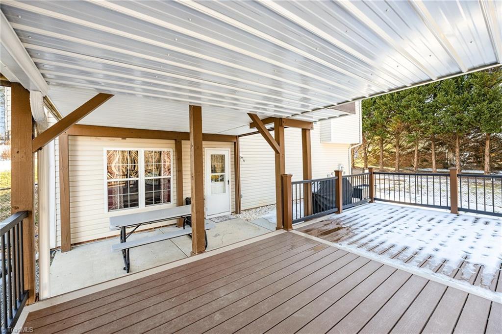 985 Winterside Lane, Winston-Salem