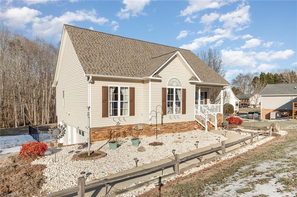 985 Winterside Lane, Winston-Salem