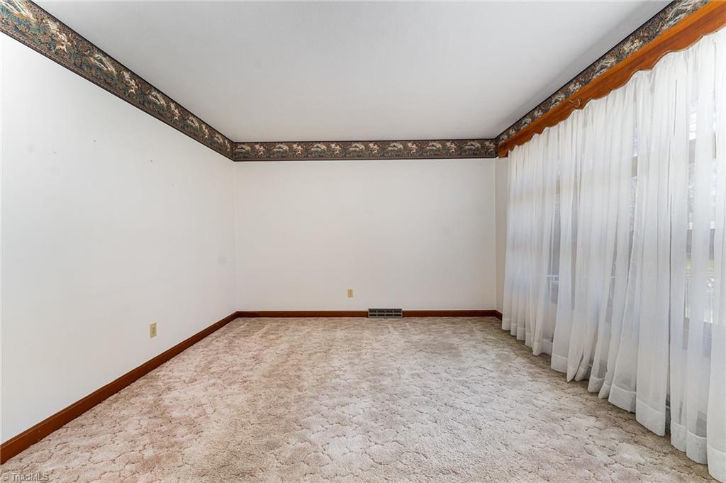 193 Redcoat Lane, Winston-Salem