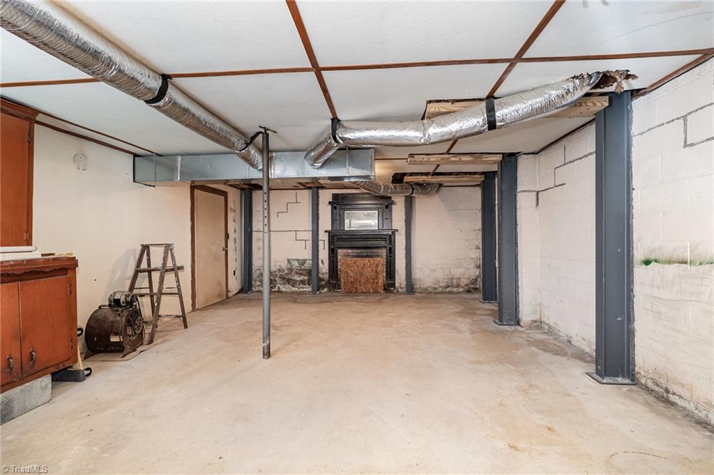 193 Redcoat Lane, Winston-Salem