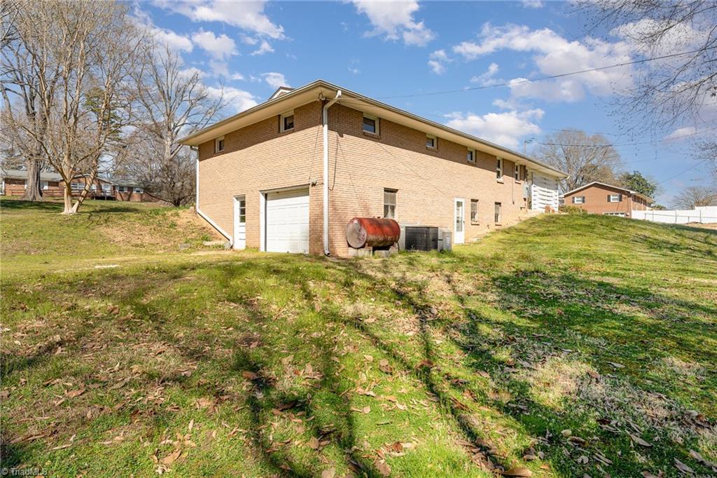 193 Redcoat Lane, Winston-Salem