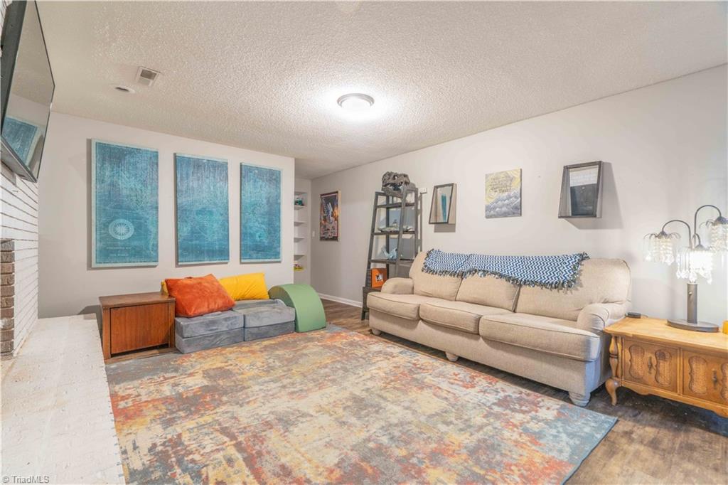 2151 Foxhunter Court, Winston-Salem