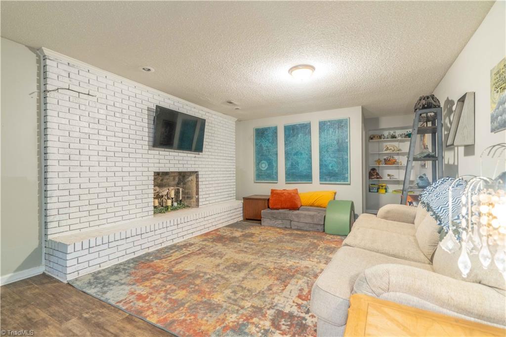 2151 Foxhunter Court, Winston-Salem