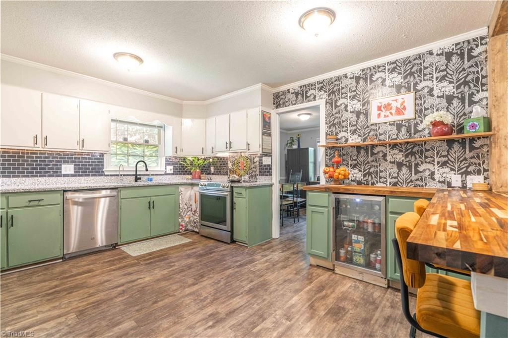 2151 Foxhunter Court, Winston-Salem