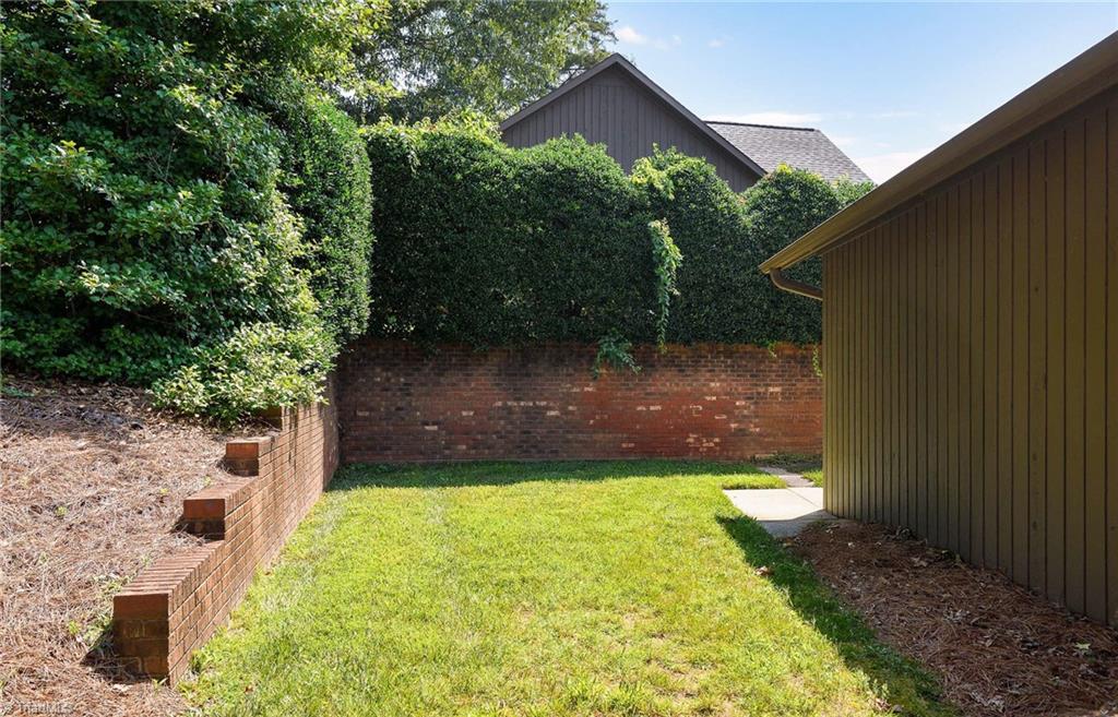 211 Chadbourne Drive, Winston-Salem