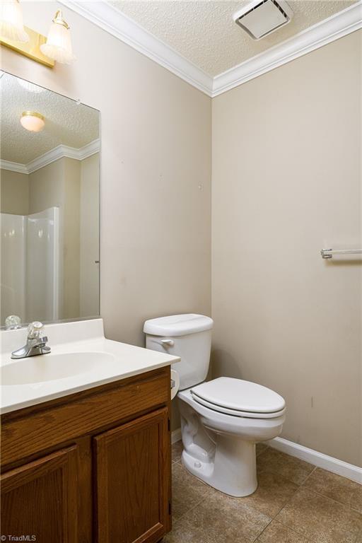 211 Chadbourne Drive, Winston-Salem