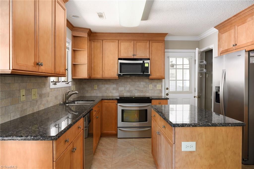 211 Chadbourne Drive, Winston-Salem