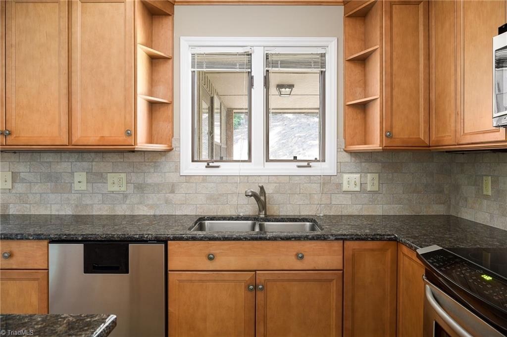 211 Chadbourne Drive, Winston-Salem