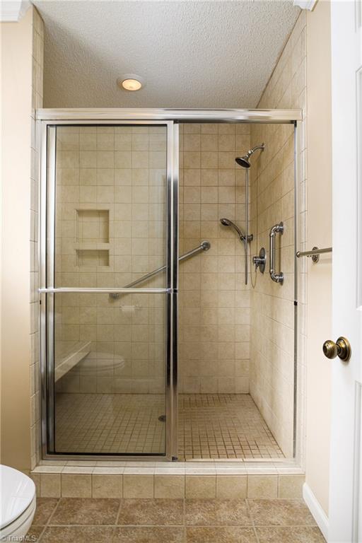 211 Chadbourne Drive, Winston-Salem