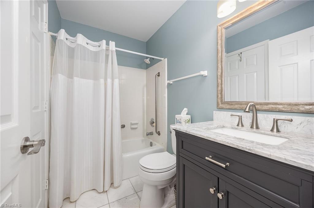 2801 Waters Edge Lane