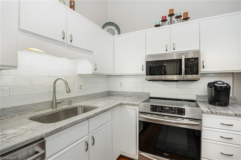 2801 Waters Edge Lane