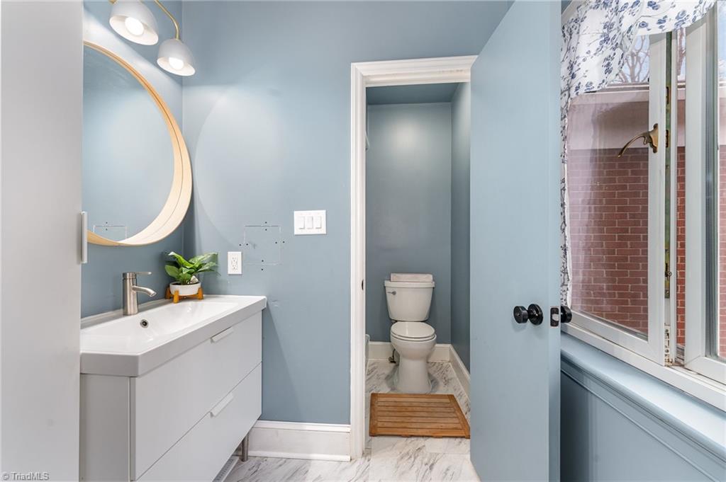 5379 Old US Highway 52