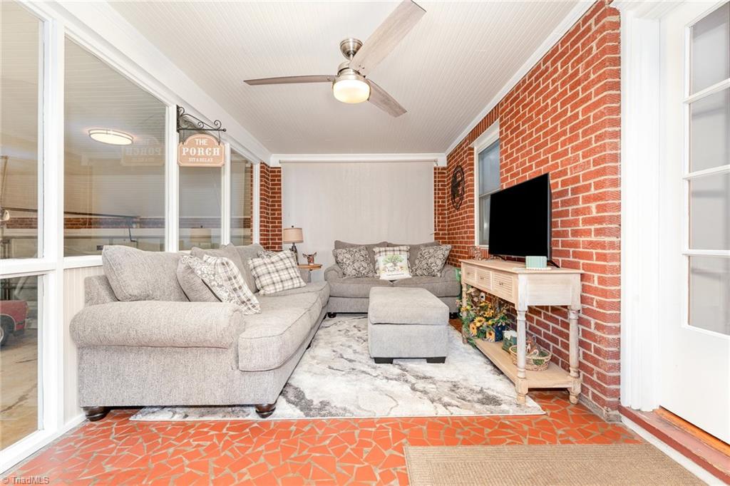 5379 Old US Highway 52