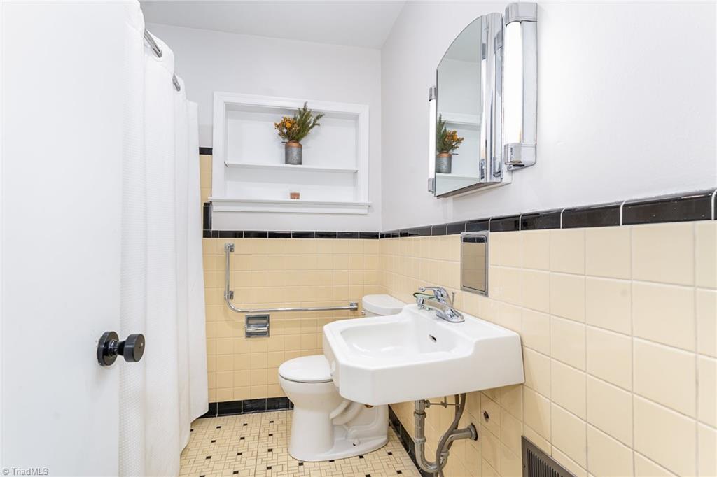 5379 Old US Highway 52