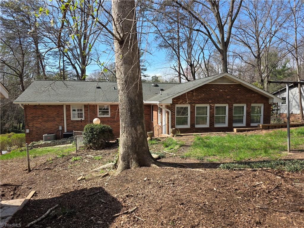 157 Woodbriar Road, Winston-Salem