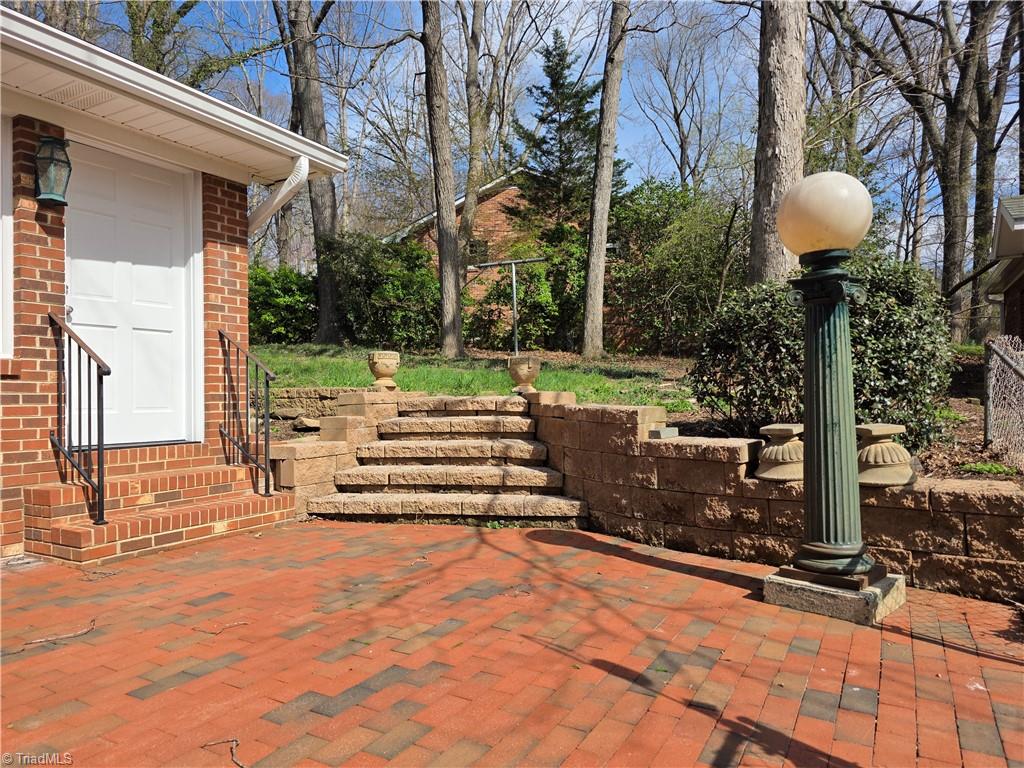 157 Woodbriar Road, Winston-Salem