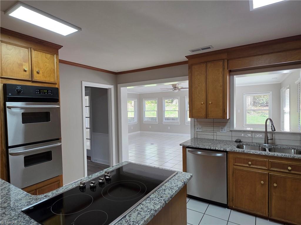 157 Woodbriar Road, Winston-Salem