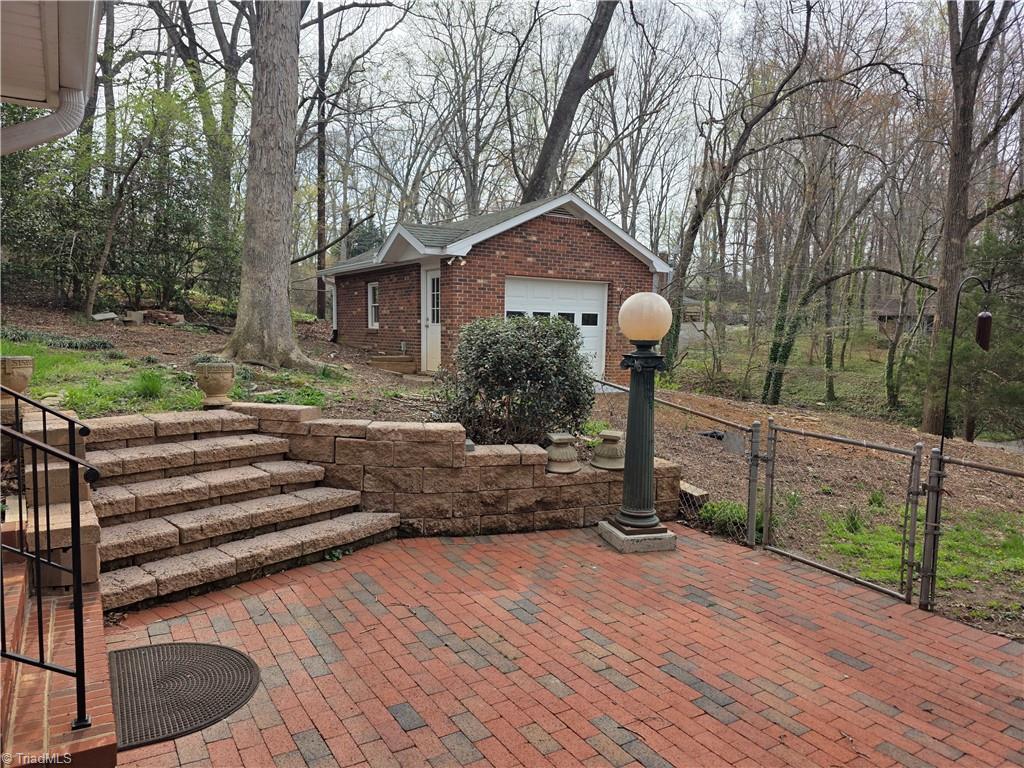 157 Woodbriar Road, Winston-Salem