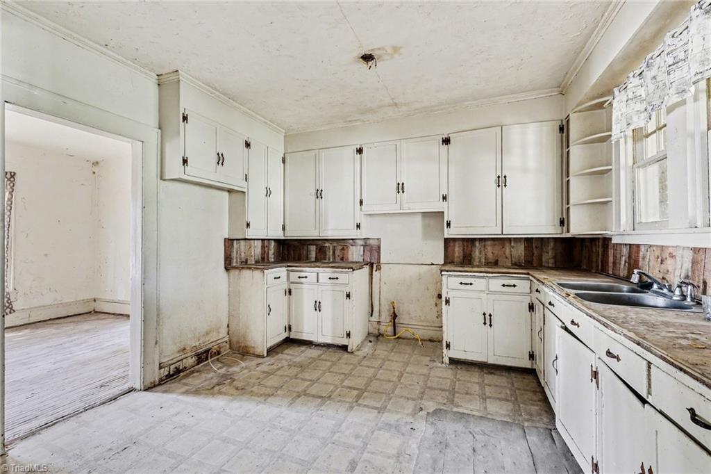 1411 Ludwick Heights Lane