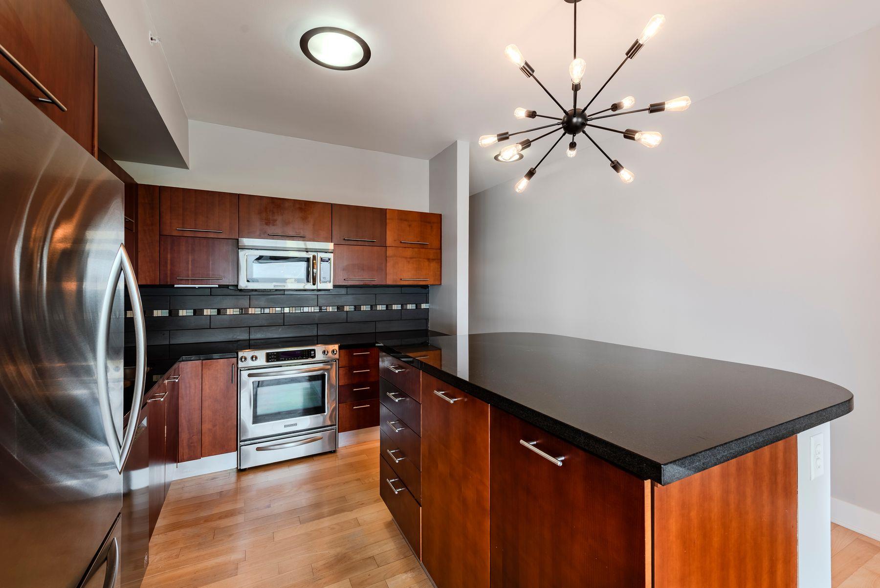 603 Davis ST # 1201