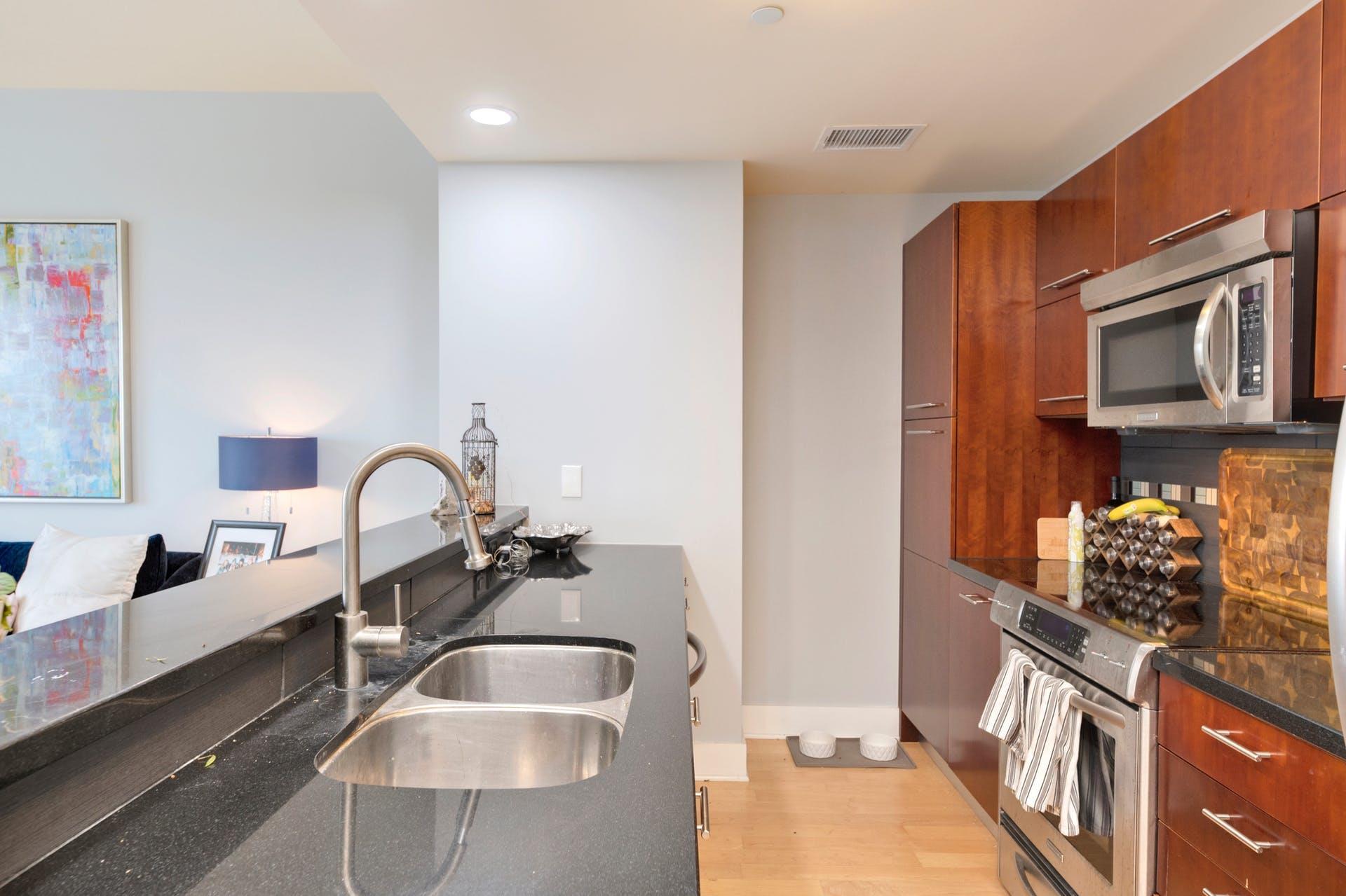 603 Davis ST # 1808