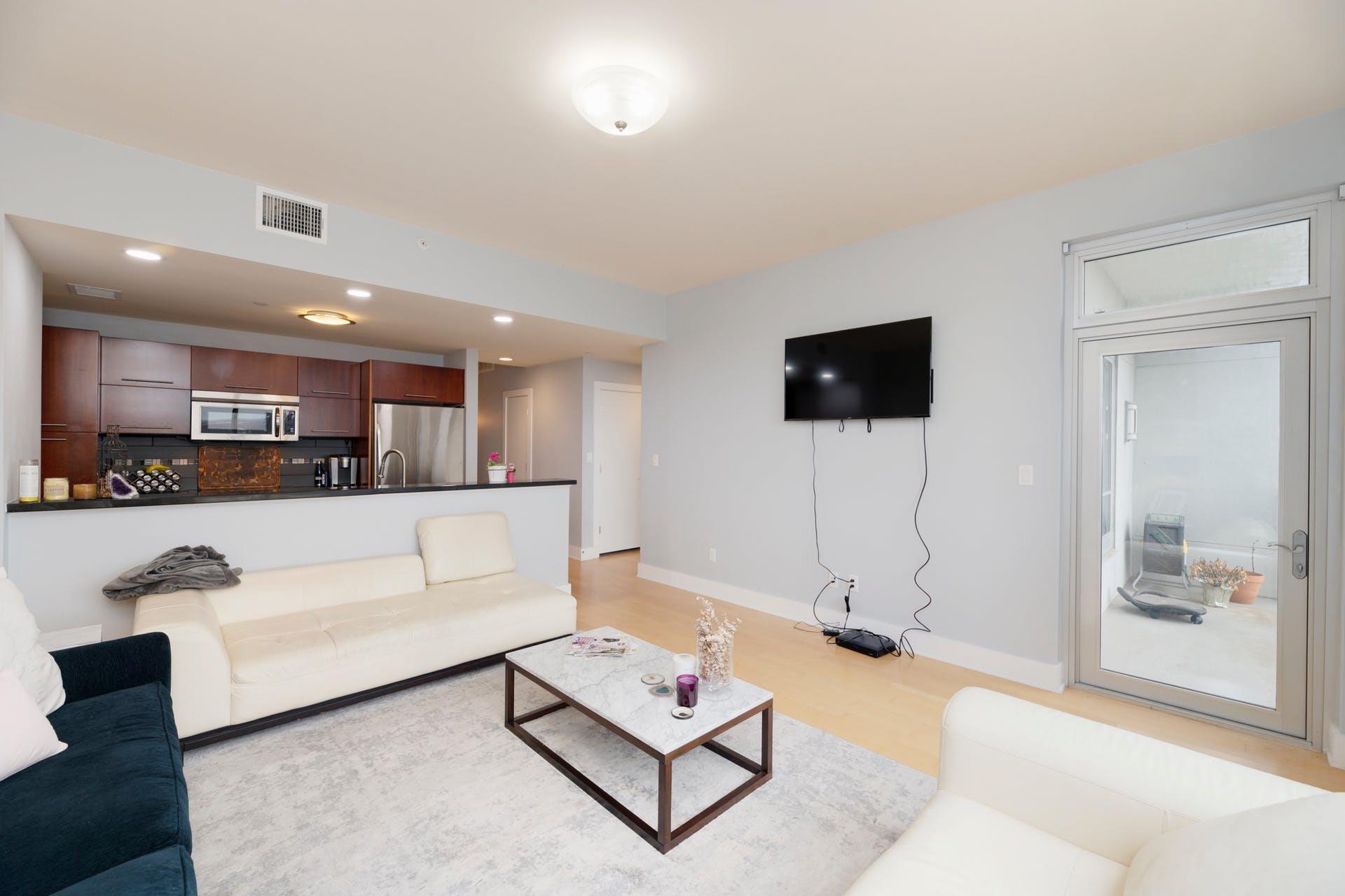 603 Davis ST # 1808