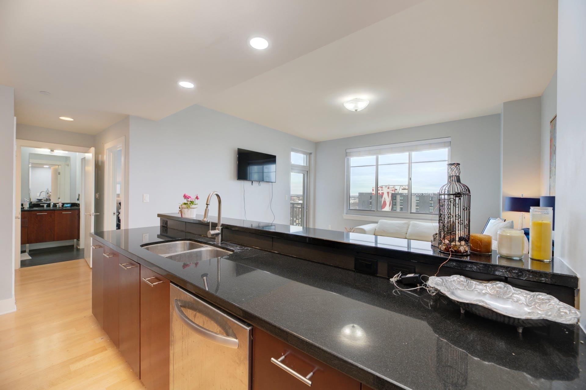 603 Davis ST # 1808