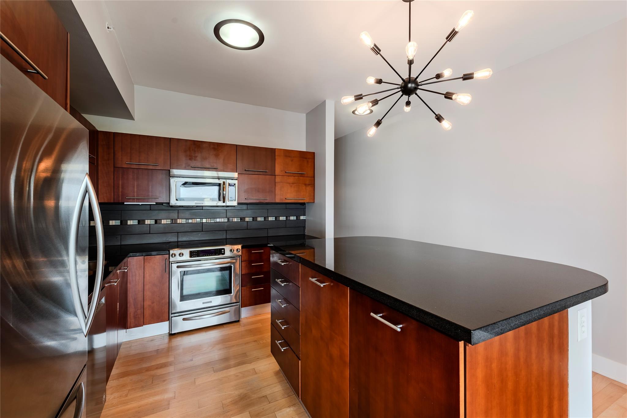 603 Davis ST # 1201
