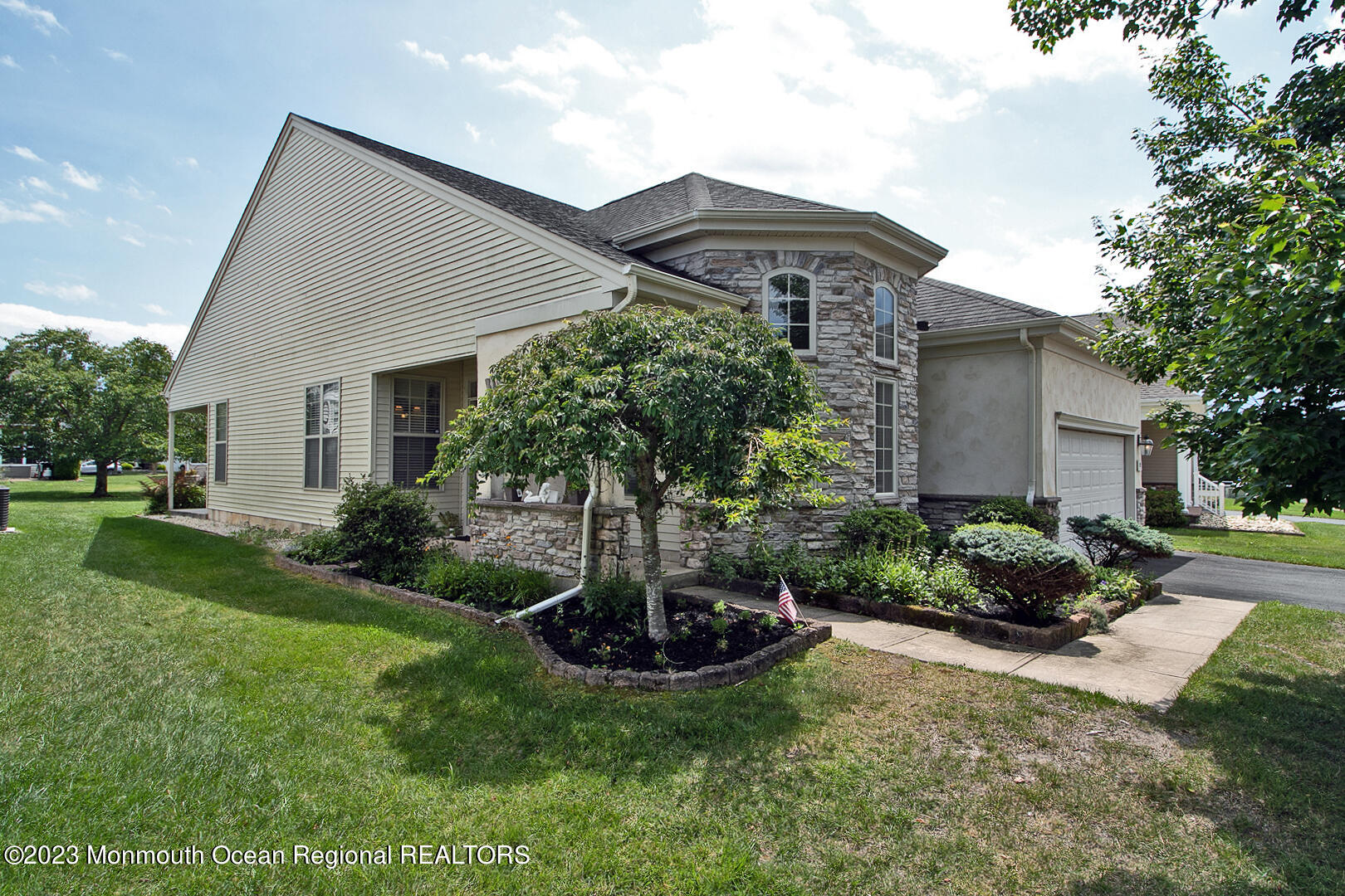 27 Hatteras Way