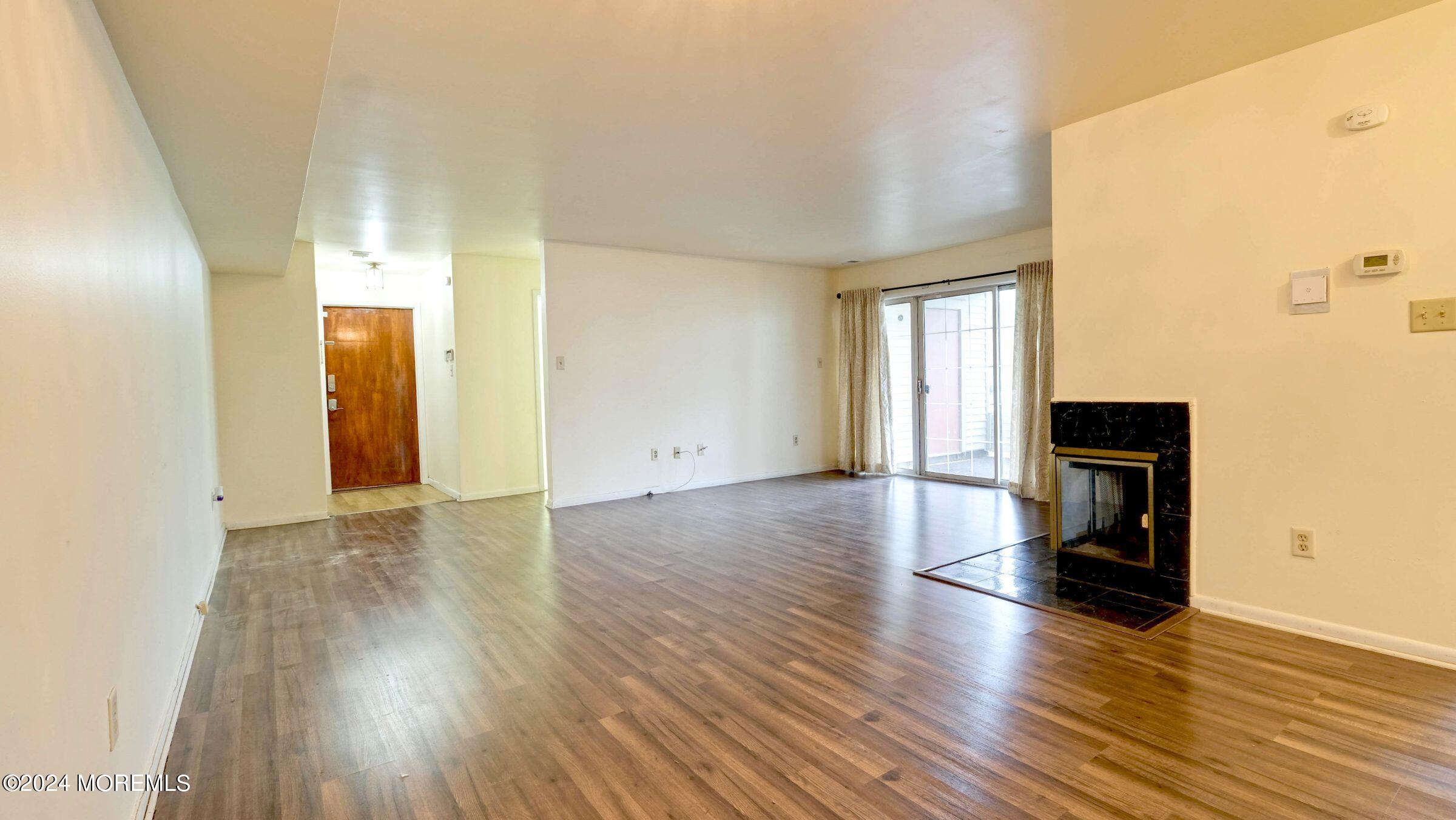 105 Claridge Court, 1