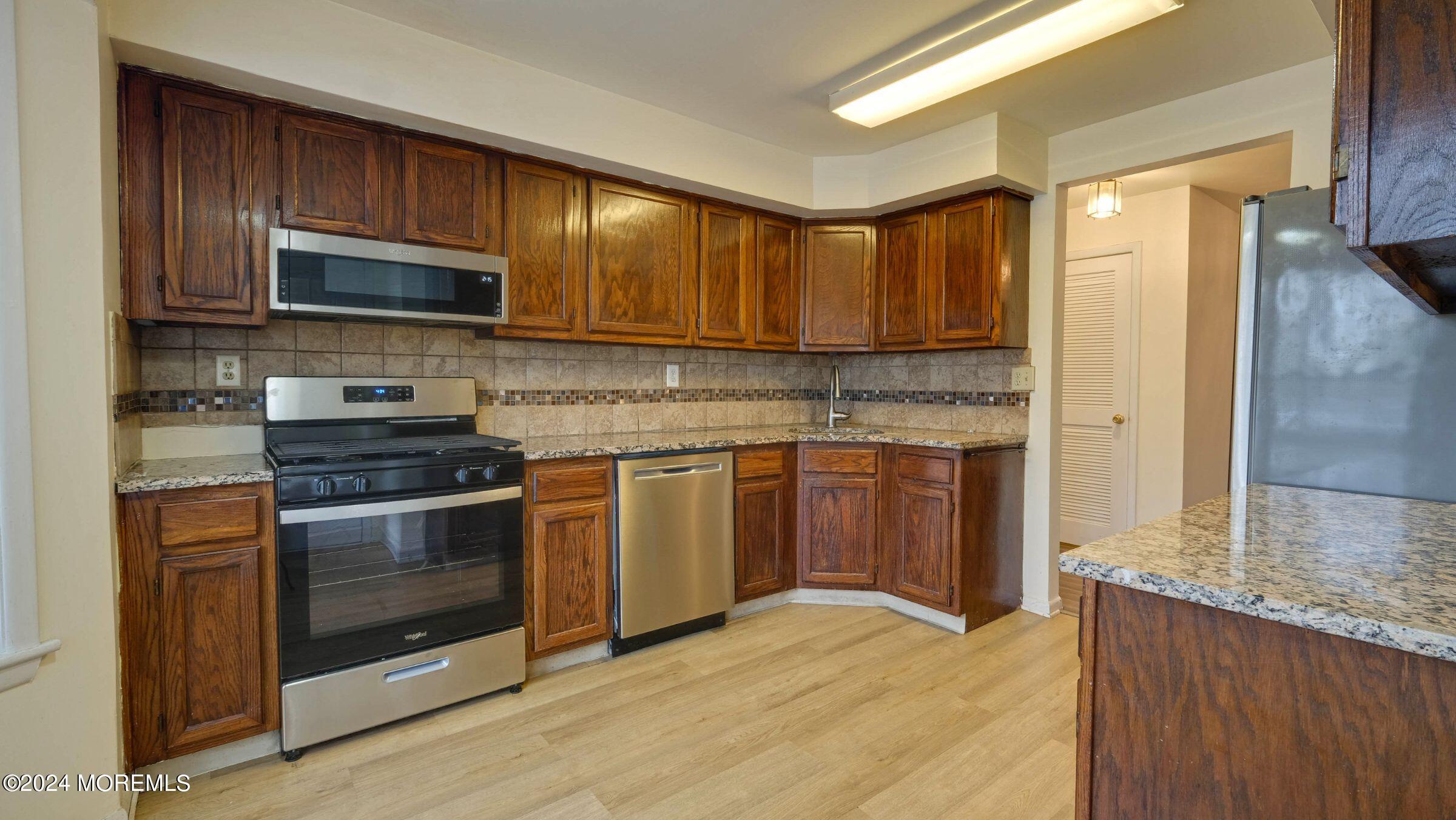 105 Claridge Court, 1