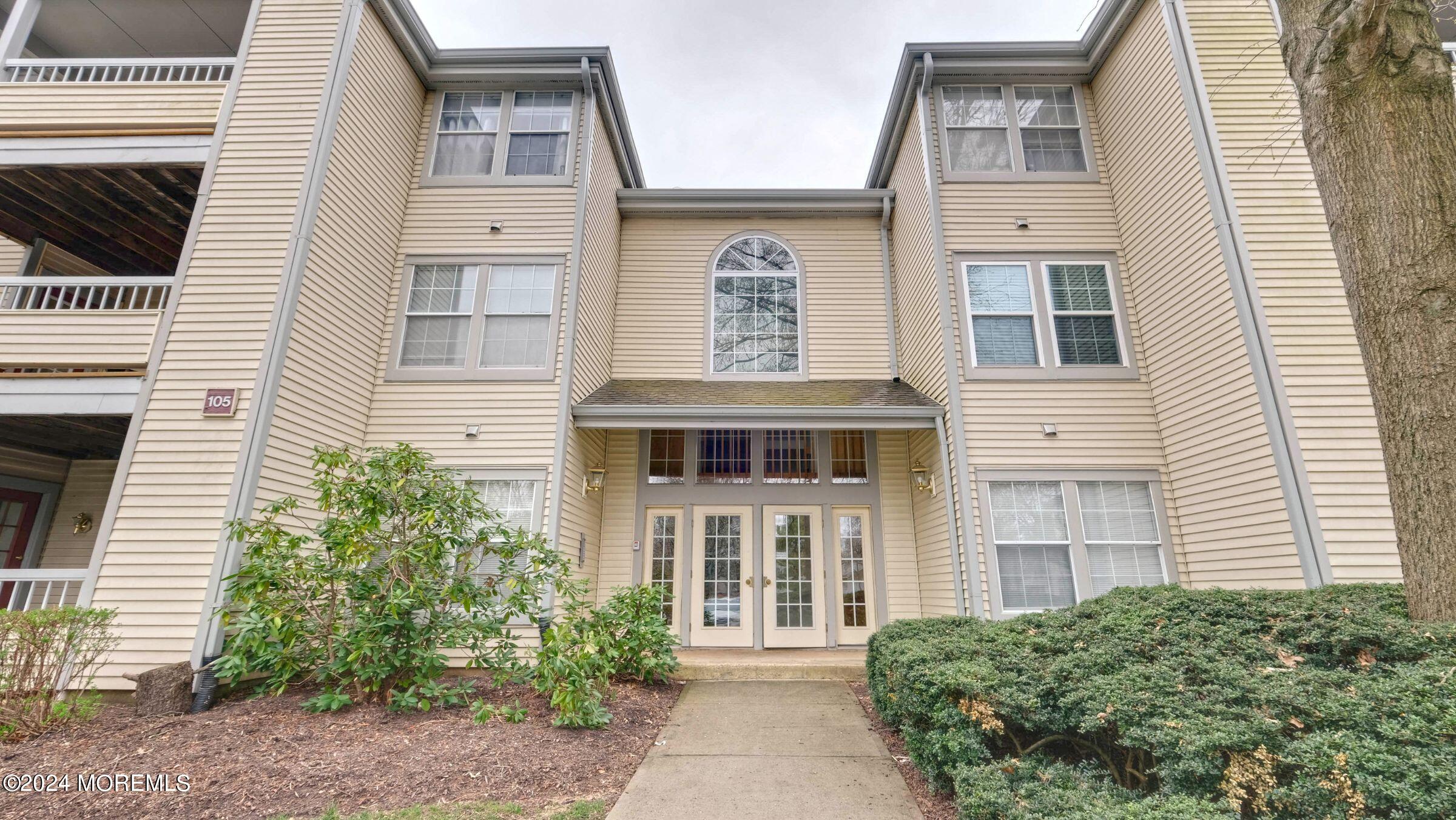 105 Claridge Court, 1