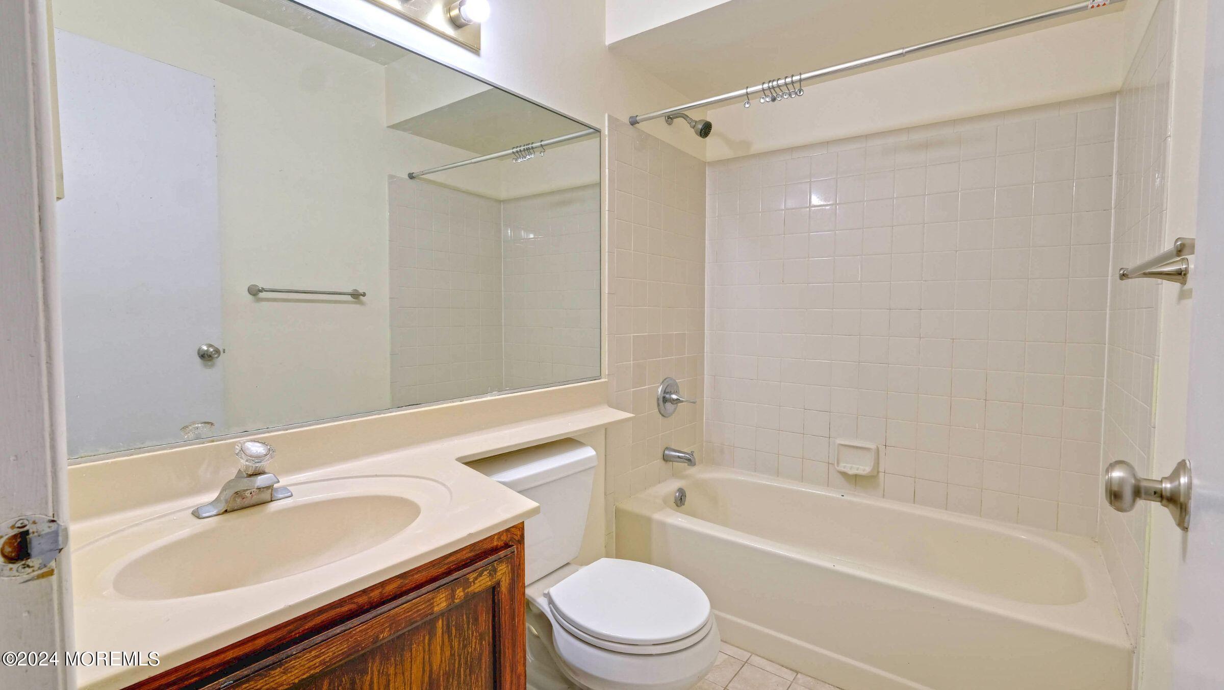 105 Claridge Court, 1