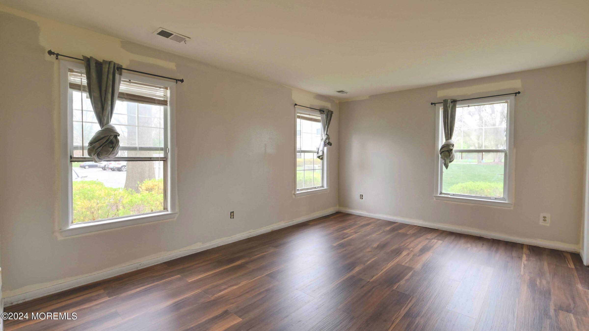 105 Claridge Court, 1