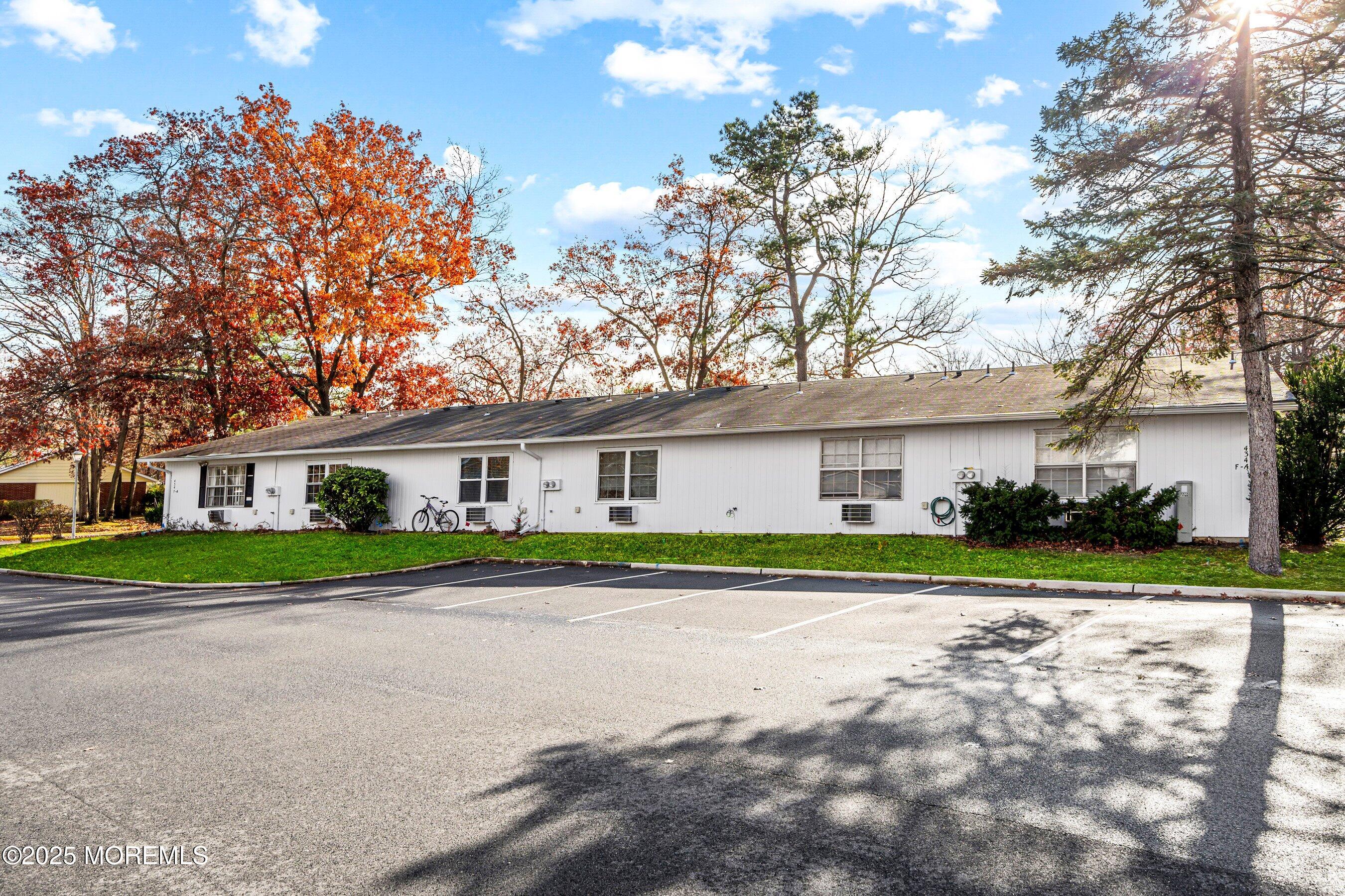 434 Portsmouth Drive E
