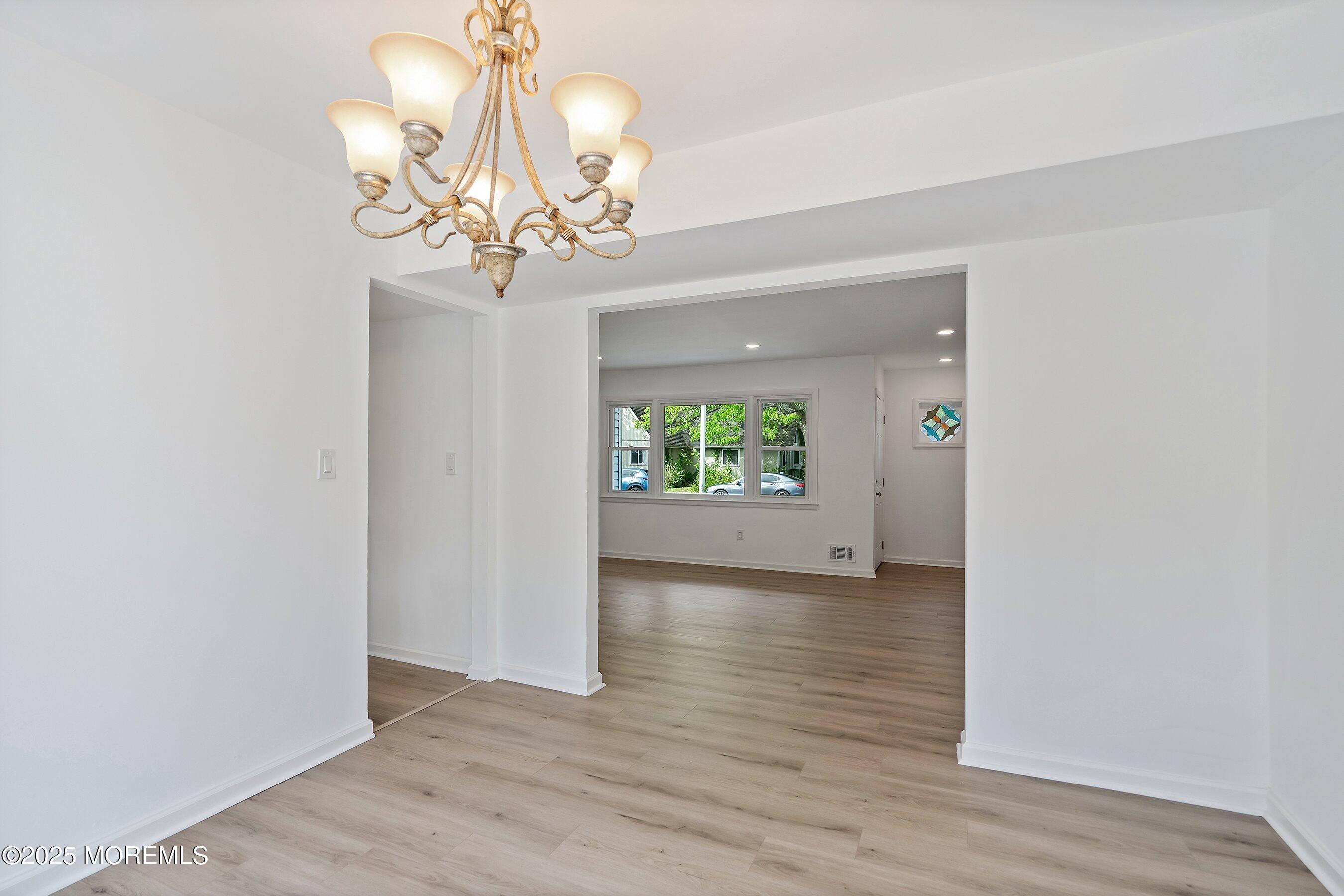 11 River Crest Drive