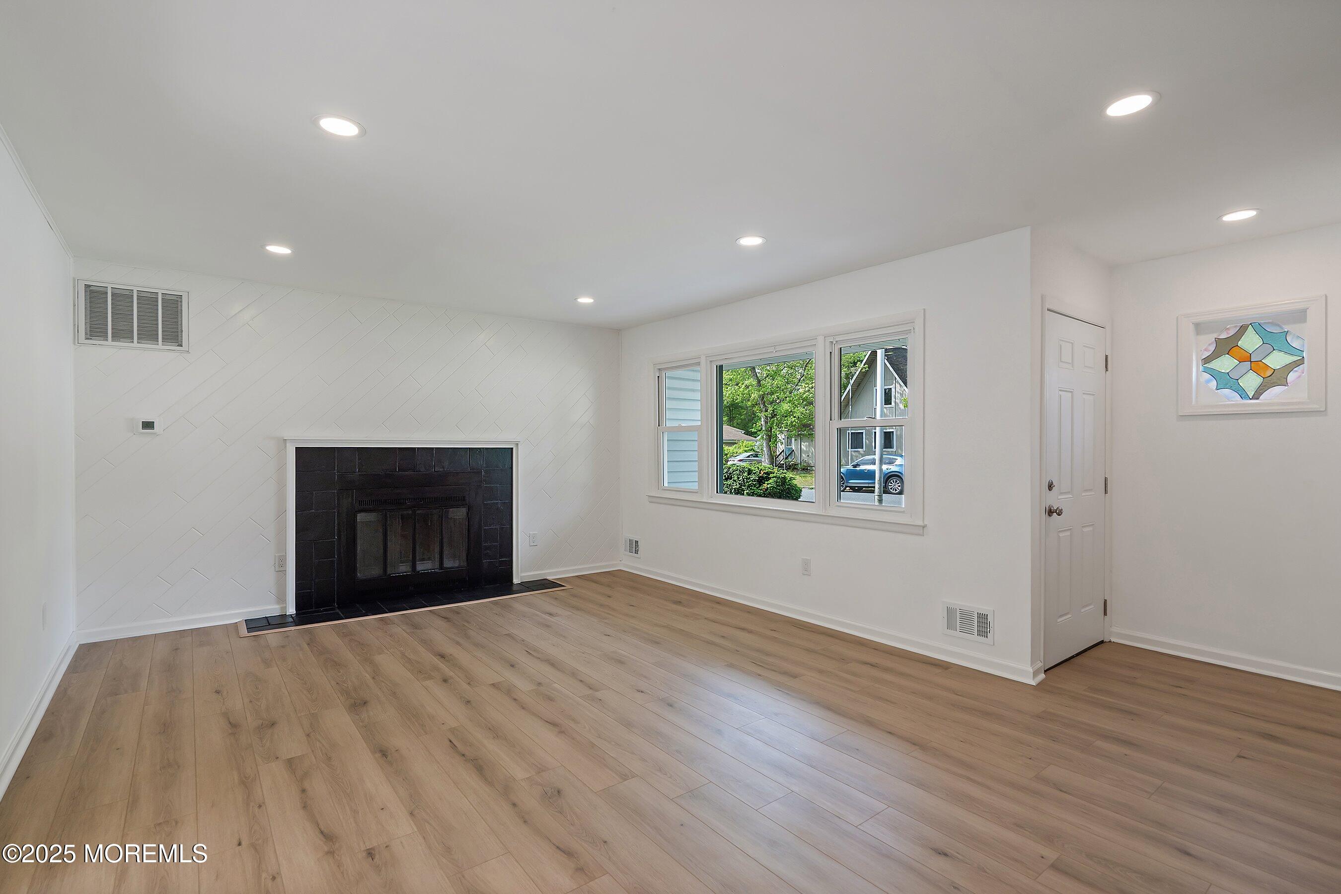 11 River Crest Drive