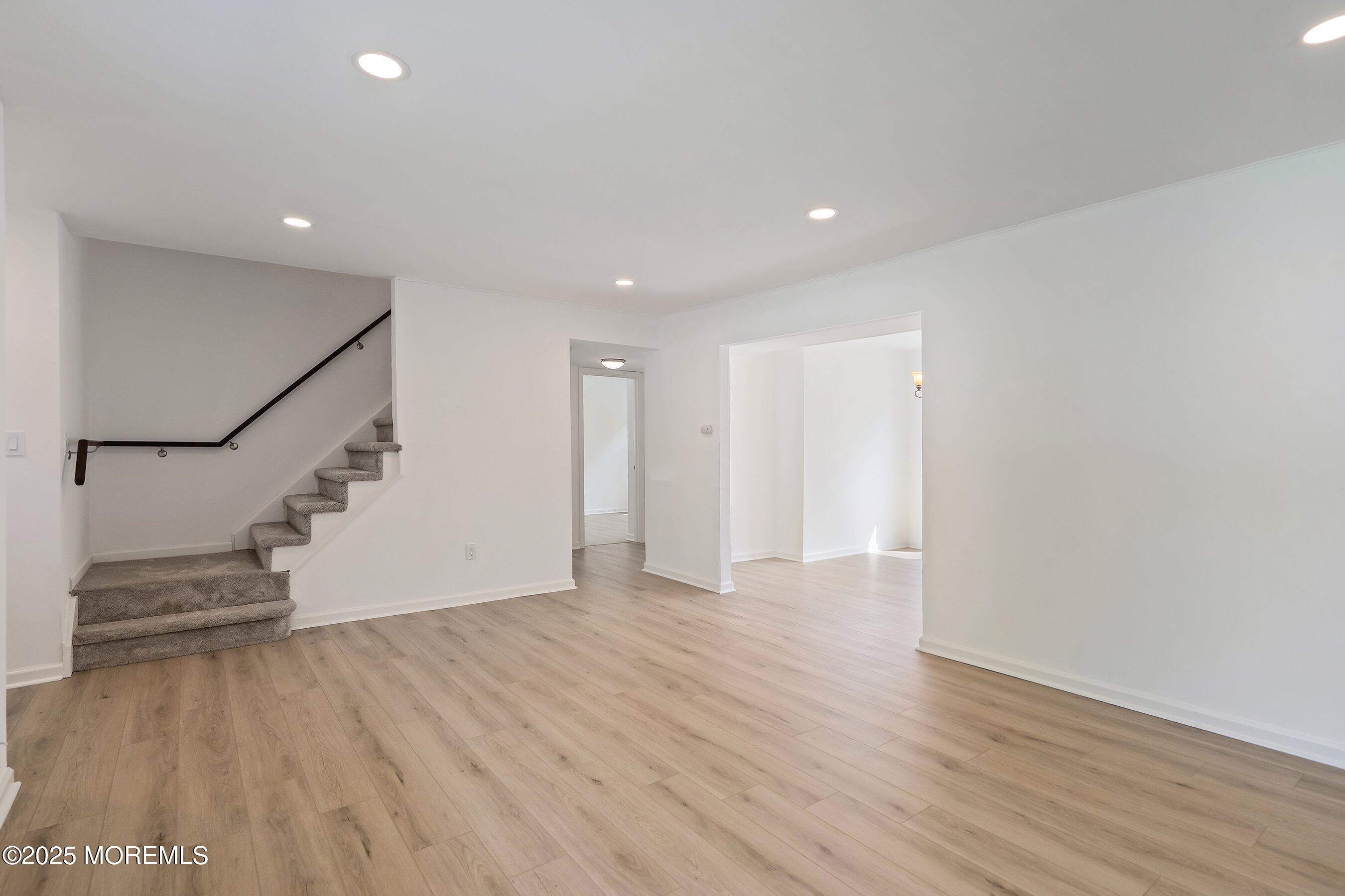 11 River Crest Drive