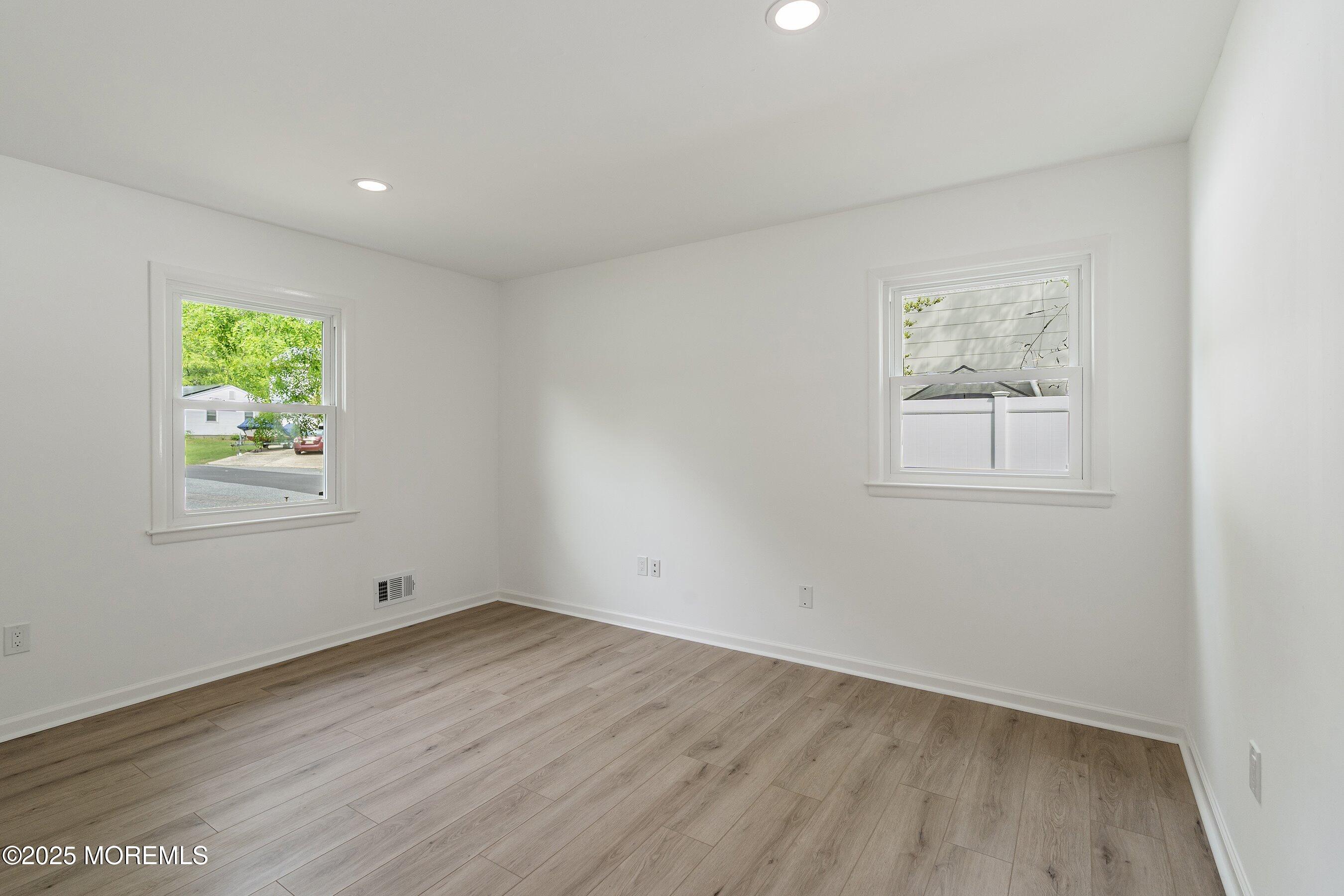 11 River Crest Drive